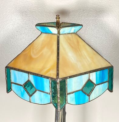 LOT 534: Vintage Tiffa-Mini Stained Glass Table Lamp