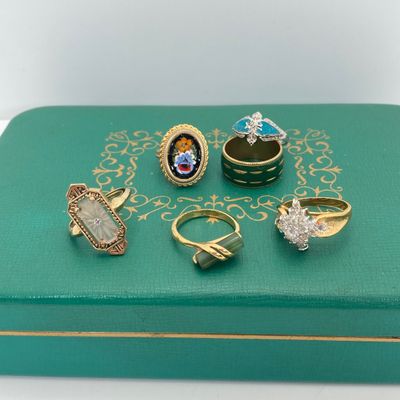 LOT 2: Collection of Assorted Fashion Rings (Avon Included) with Vintage Jewelry Box