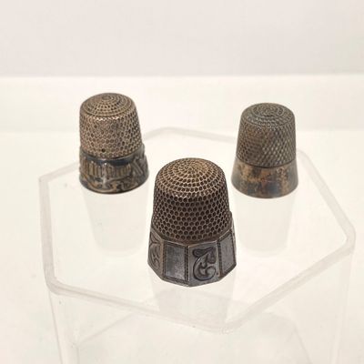 LOT 5: Three Sterling Silver Vintage Thimbles - TW 16.8g