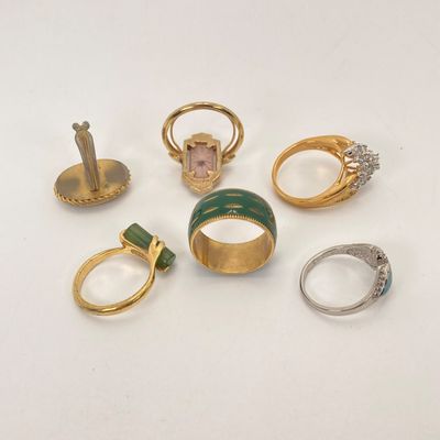 LOT 2: Collection of Assorted Fashion Rings (Avon Included) with Vintage Jewelry Box
