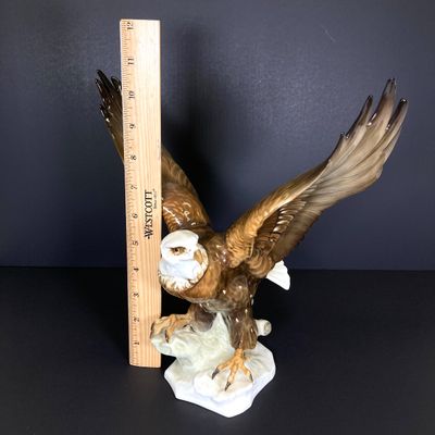 LOT 81: Vintage "Golden Eagle" Porcelain Sculpture by Karl Tutter for Lorenz Hutschenreuther Selb 1939