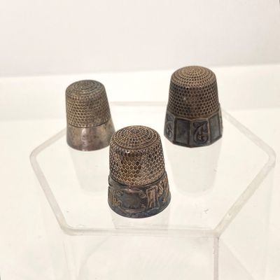 LOT 5: Three Sterling Silver Vintage Thimbles - TW 16.8g