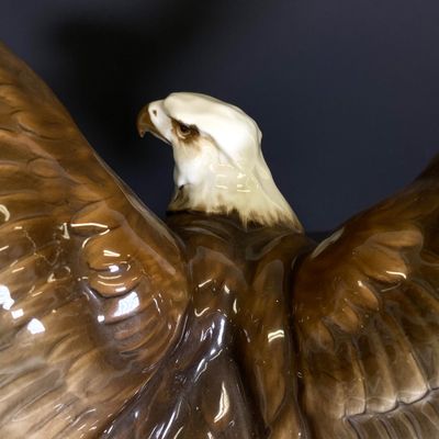 LOT 81: Vintage "Golden Eagle" Porcelain Sculpture by Karl Tutter for Lorenz Hutschenreuther Selb 1939