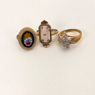 LOT 2: Collection of Assorted Fashion Rings (Avon Included) with Vintage Jewelry Box