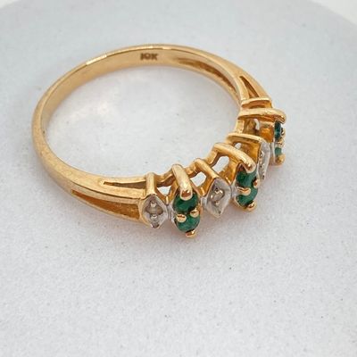 LOT 47: ESX Gold Emerald and Diamond Chip Ring - 10KT, 2.0 GTW, Sz 6.5