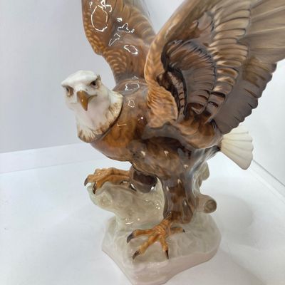 LOT 81: Vintage "Golden Eagle" Porcelain Sculpture by Karl Tutter for Lorenz Hutschenreuther Selb 1939