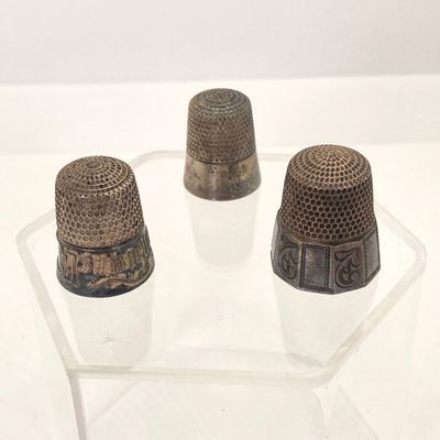 LOT 5: Three Sterling Silver Vintage Thimbles - TW 16.8g