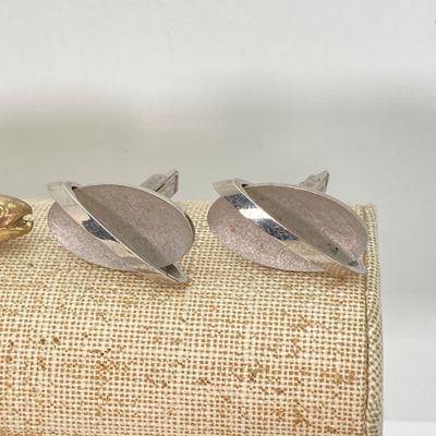 LOT 37: Collection Men's Jewelry - Cuff Links, Tie Clips / Bars (Sterling Included Tw 4.0g), Articulated Fish and More