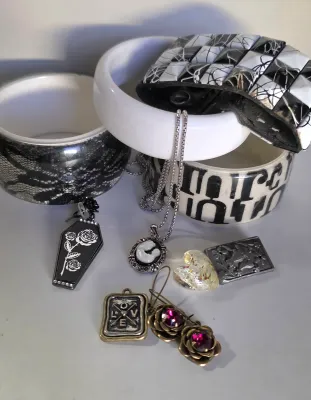 Sale Photo Thumbnail #12