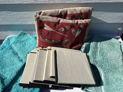 Sale Photo Thumbnail #121: Seven fabric tools, two sets of bath