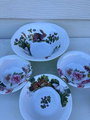 Sale Photo Thumbnail #353: Plastic bowls