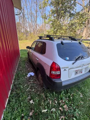 2007 Hyundai Tucson V6 SUV with Roof Rack