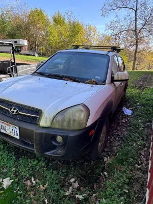 2007 Hyundai Tucson V6 SUV with Roof Rack