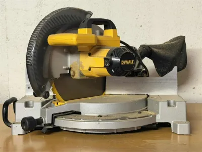 New London, WI - Online Auction 
Bidding is open now through Sunday, October 25th
CountyLine 6ft. Rotary Cutter Brush Hog, 6ft King...