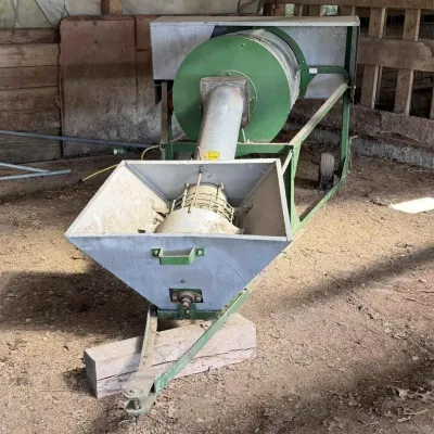 New London, WI - Online Auction 
Bidding is open now through Sunday, October 25th
CountyLine 6ft. Rotary Cutter Brush Hog, 6ft King...