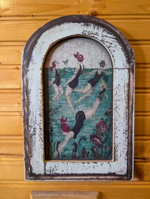 Sale Photo Thumbnail #11: Arched vintage-style wall plaque