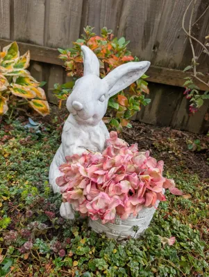Sale Photo Thumbnail #24: White rabbit garden statue