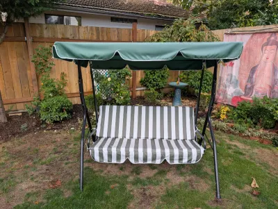 Sale Photo Thumbnail #27: Outdoor patio swing