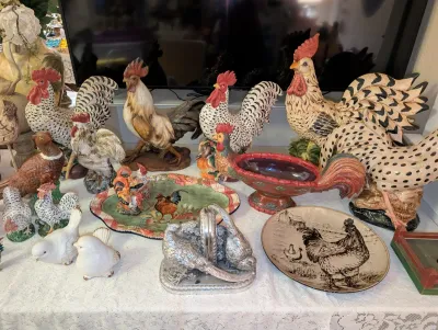 Sale Photo Thumbnail #48: rooster and poultry decor items