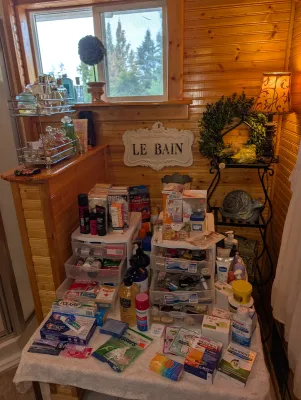 Sale Photo Thumbnail #70: Bathroom accessories, toiletries, and over-the-counter health items