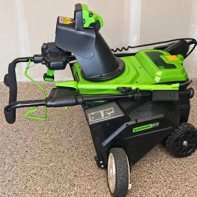 Sale Photo Thumbnail #68: G greenworks pro snowblower