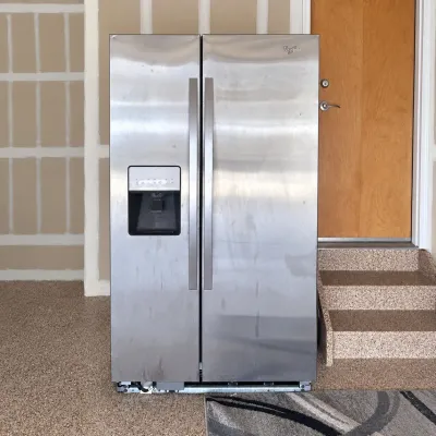 Sale Photo Thumbnail #82: G refridgerator