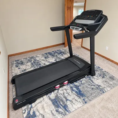 Sale Photo Thumbnail #104: Y treadmill