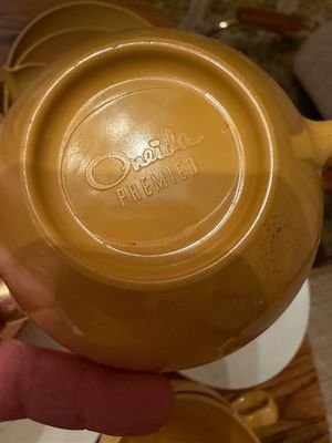 Sale Photo Thumbnail #168: There is a huge selection of Beautiful items in this Online sale.  You are bidding on all items in the photo unless stated otherwise.  Purchases are charged at the close of the auction. Shipping, when available, is only to addresses entered in estatesales