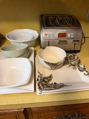 Sale Photo Thumbnail #208: There is a huge selection of Beautiful items in this Online sale.  You are bidding on all items in the photo unless stated otherwise.  Purchases are charged at the close of the auction. Shipping, when available, is only to addresses entered in estatesales