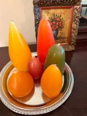 Sale Photo Thumbnail #104: There is a huge selection of Beautiful items in this Online sale.  You are bidding on all items in the photo unless stated otherwise.  Purchases are charged at the close of the auction. Shipping, when available, is only to addresses entered in estatesales