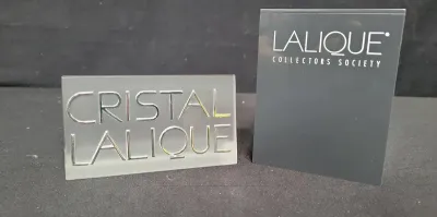 LALIQUE COLLECTOR'S SOCIETY BOX & CRISTAL LALIQUE CRYSTAL SIGN
