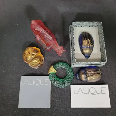 COLORFUL LALIQUE SCARAB BEETLES, GRAZING DEER, & MOLDED PENDENT