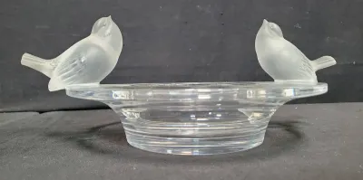 LALIQUE "DEUX MOINEAUX MOQUEURS" CRYSTAL BOWL