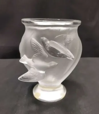LALIQUE ROSINE DOVE SIGNED VASE