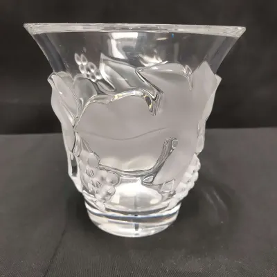 LALIQUE FROSTED GRAPE VINE VASE SIGNED