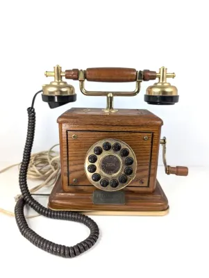 Thomas Collector's Edition Reproduction Antique Landline Phone