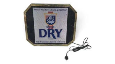 Sale Photo Thumbnail #31: Old style beer light