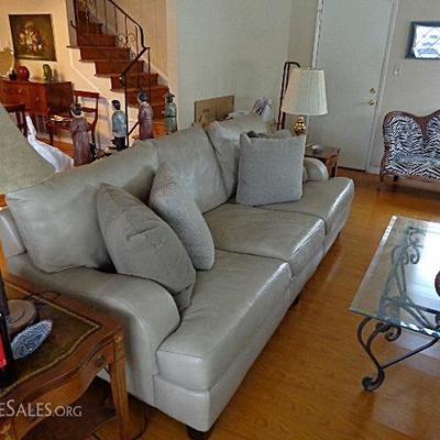 Like new Bernhardt leather sofa