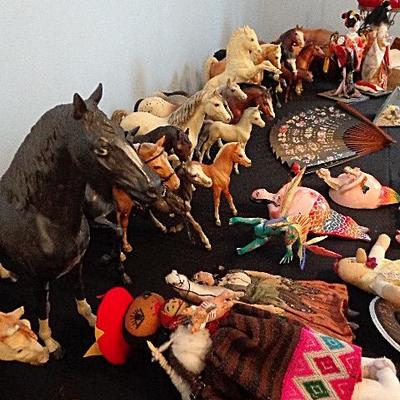 Huge selection of Breyer vintage horses