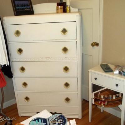 Cute sewing table