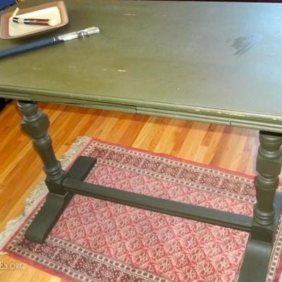 Drop leaf entry table