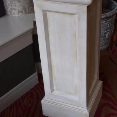Urn/Pedestal/Sphere
