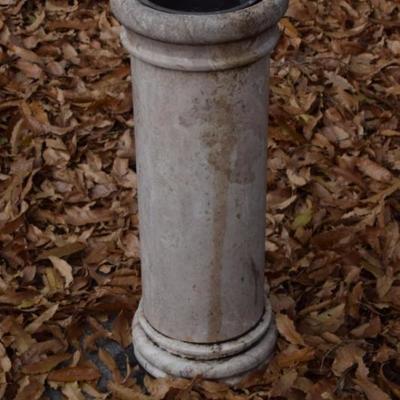 Pedestal trashcan
