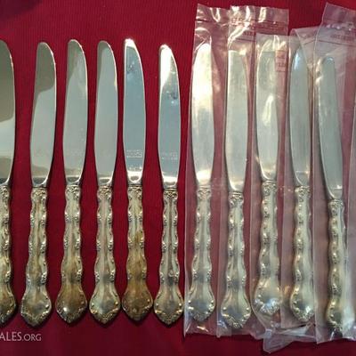 Reed and Barton Sterling Silver Flatware Set
Service of 12
52 pc set