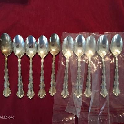 Reed and Barton Sterling Silver Flatware Set
Service of 12
52 pc set