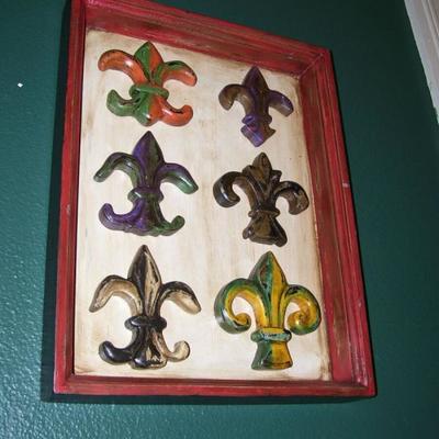 All types of decorative items.
