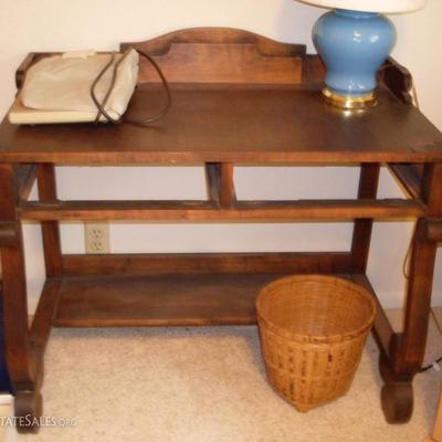 DESK