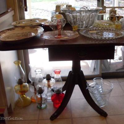 DROP LEAF TABLE