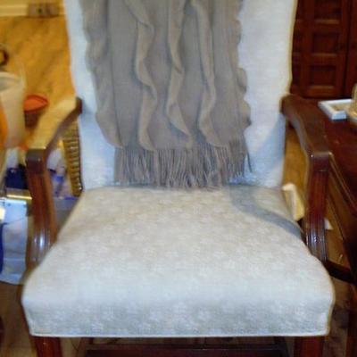 UPHOLSTERED ARM CHAIR