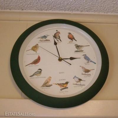 BIRD CLOCK WITH BIRD SOUND CHIMES
